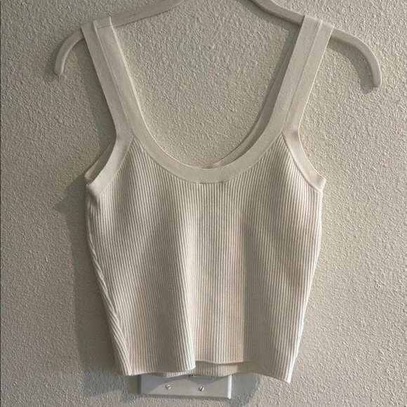 Abercrombie & Fitch Ribbed Crop Tank - Picture 3 of 3